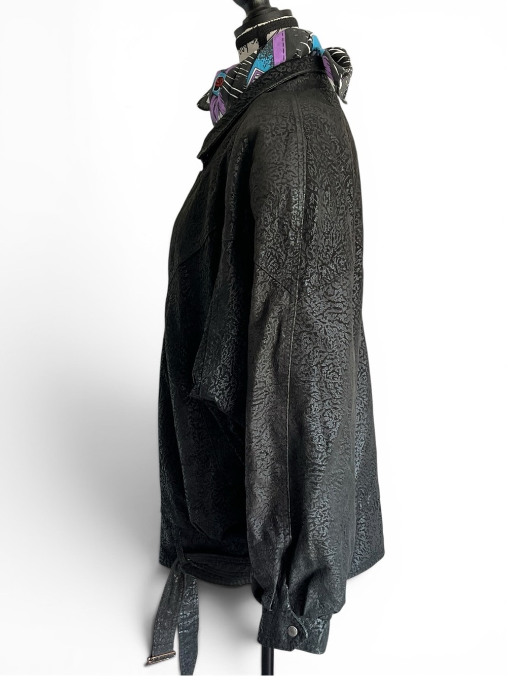 Vintage Embossed Textured Black Leather Bomber Jacket Oversized Batwing 80s - Picture 5 of 12